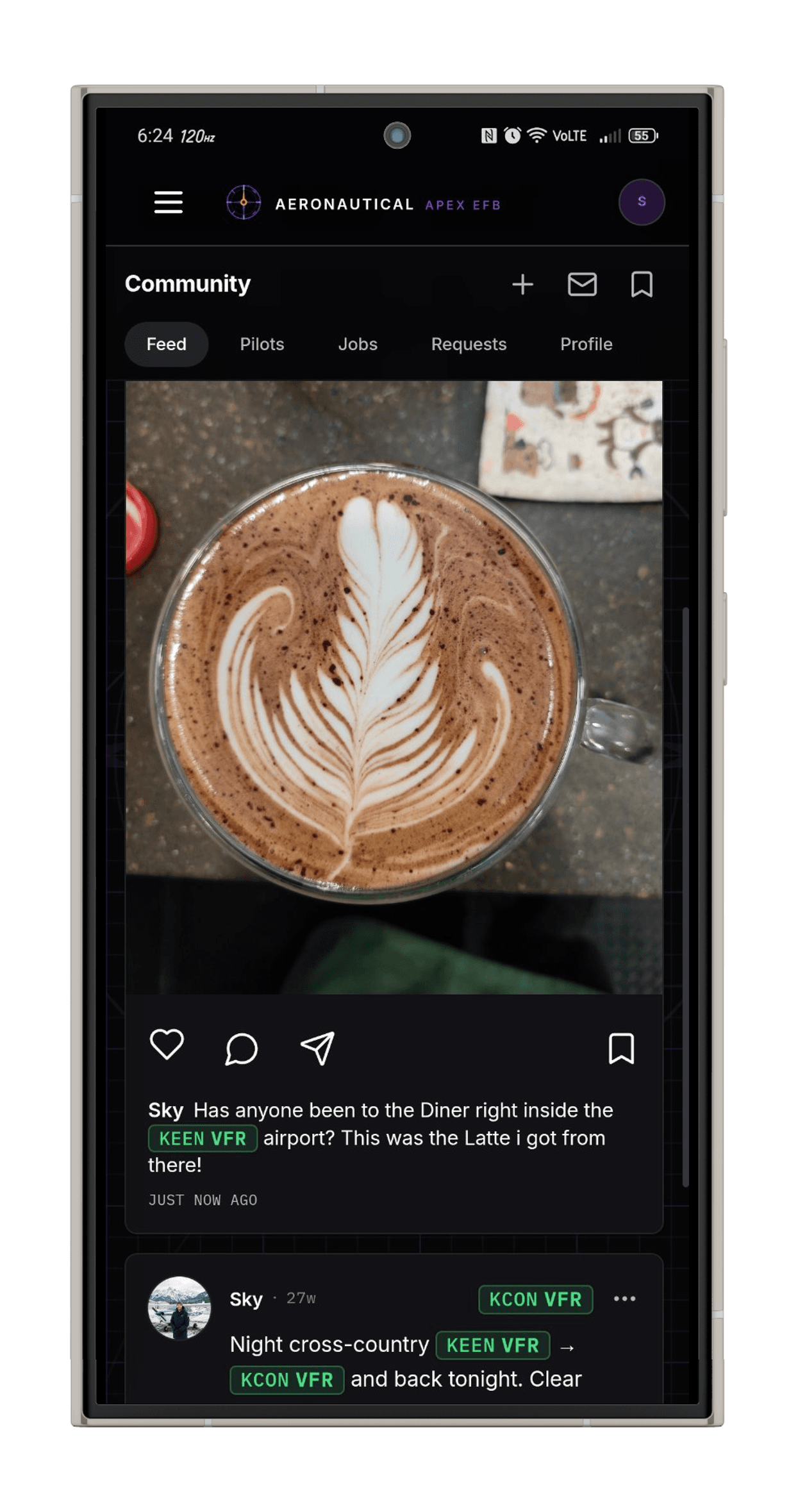 Pilot community feed in the Aeronautical Apex app